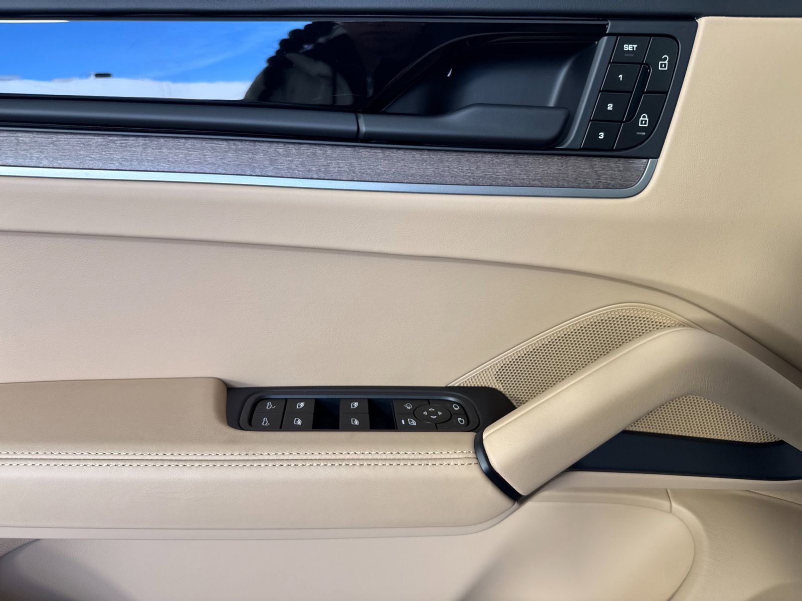 New 2026 Porsche Cayenne S image 12