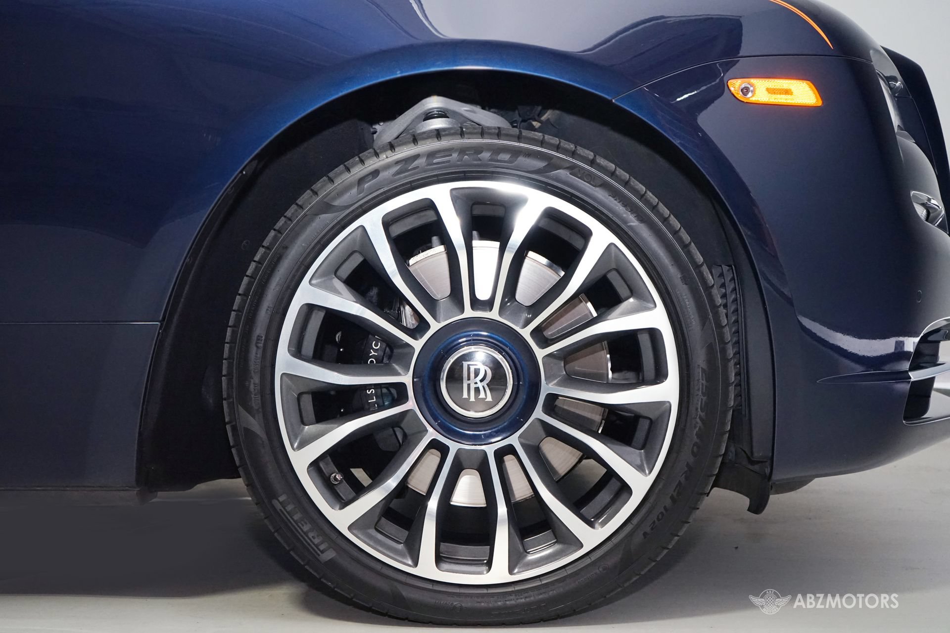 Used 2018 Rolls-Royce Dawn RWD image 33