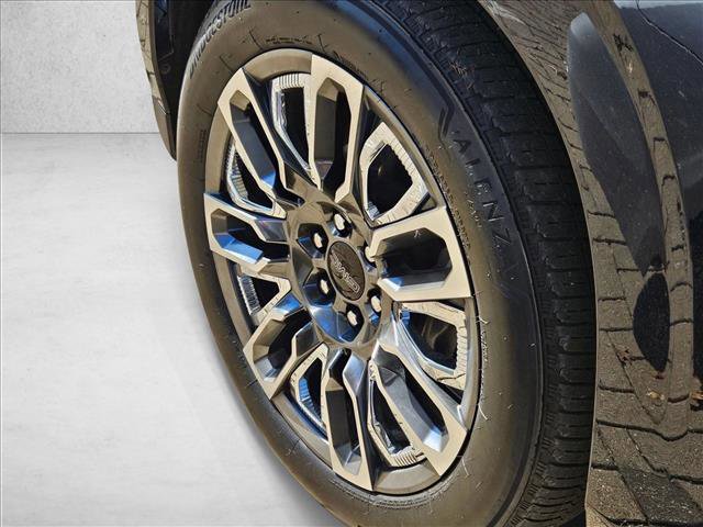 Used 2023 GMC Yukon Denali Ultimate image 14