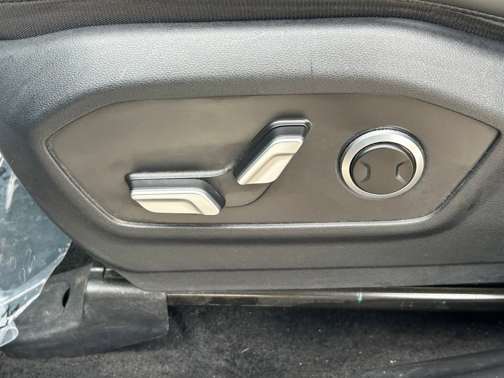 Used 2025 Hyundai Santa Fe SEL FWD image 24