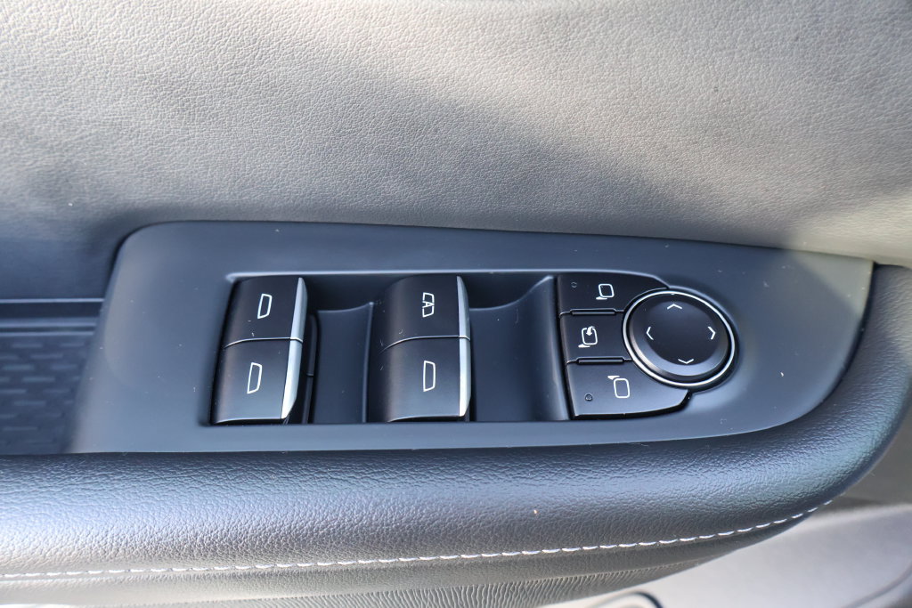 Used 2025 Buick Enclave Sport Touring w/ Power Package FWD image 13