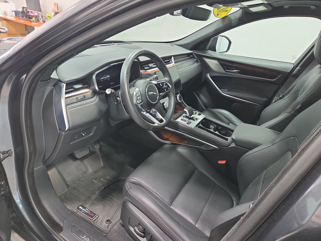 Used 2025 Jaguar F-PACE R-Dynamic S AWD/4WD image 27