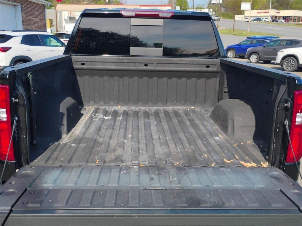 Used 2024 Chevrolet Silverado 1500 LT Trail Boss w/ Convenience Package II AWD/4WD image 11