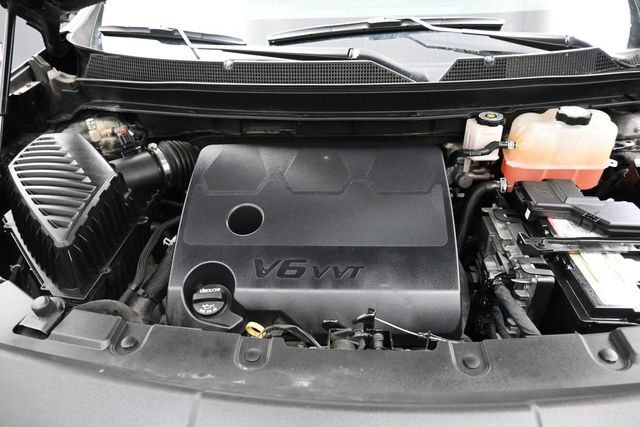 Used 2022 Chevrolet Traverse LT FWD image 34