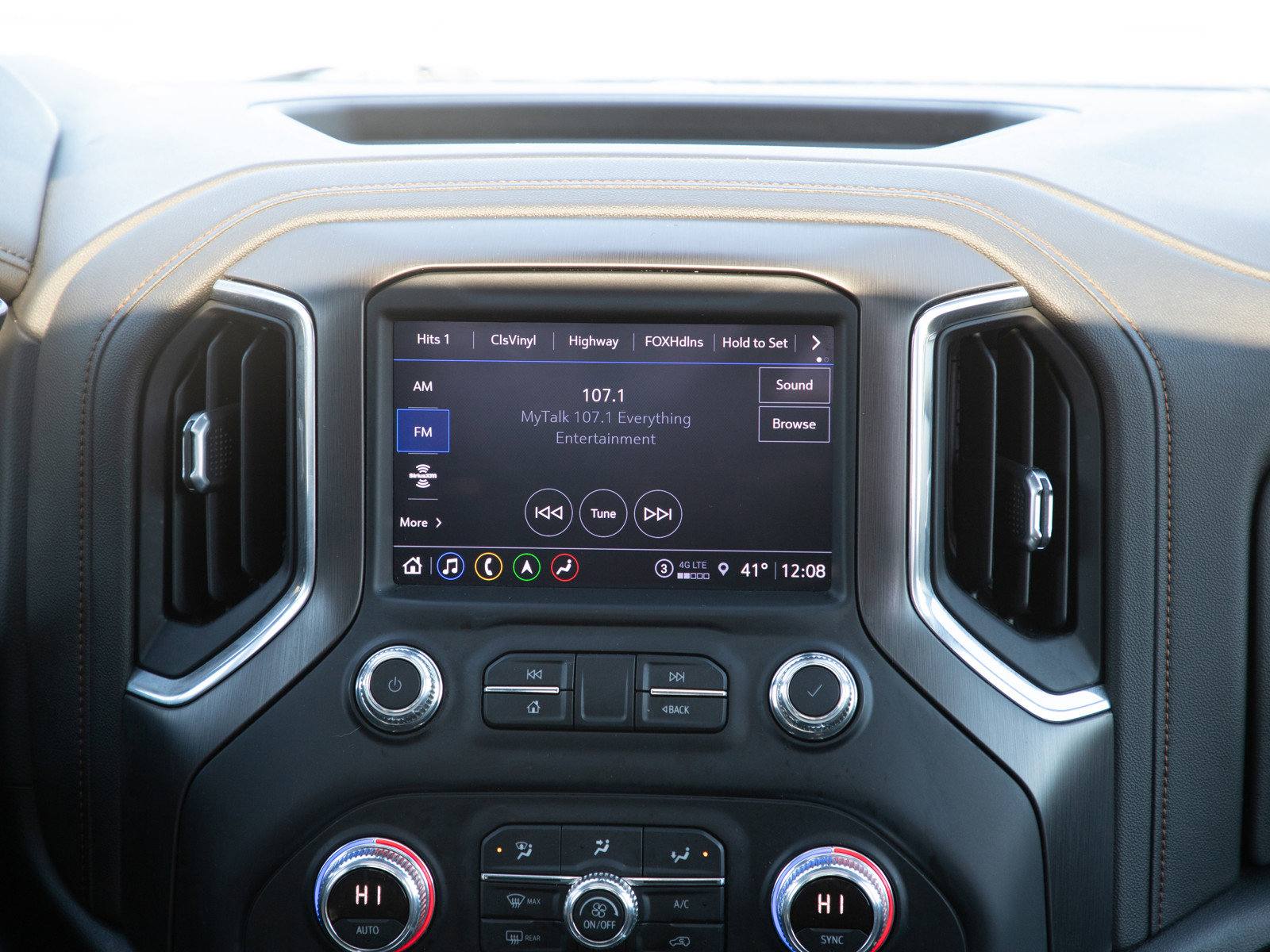 Used 2022 GMC Sierra 2500 AT4 w/ AT4 Premium Plus Package image 15