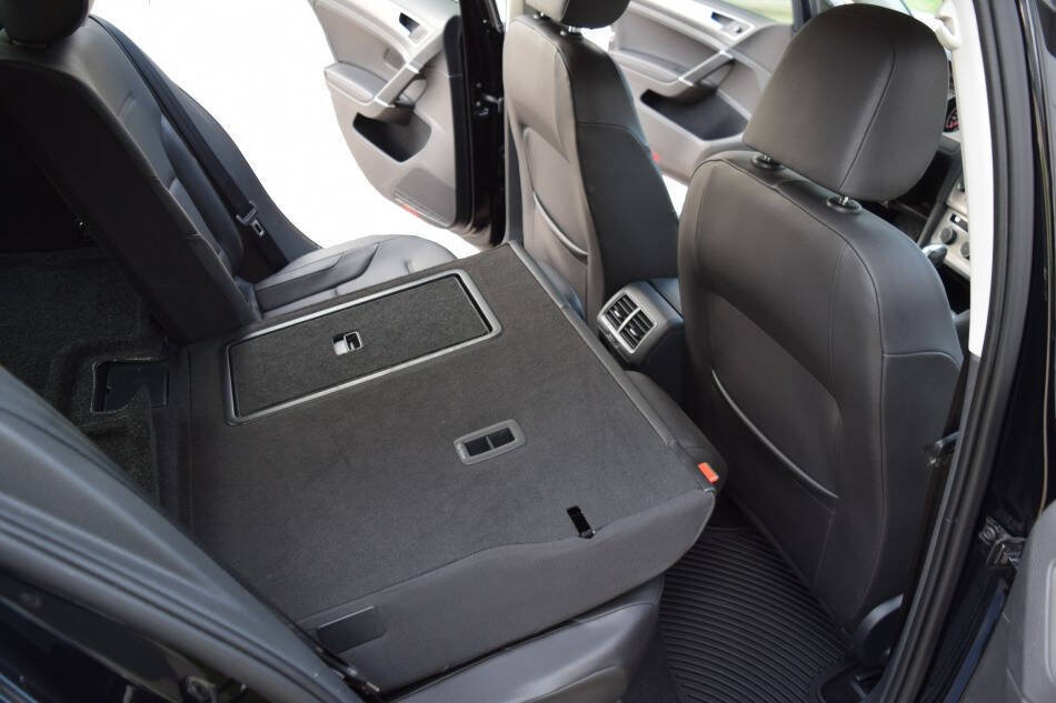Used 2015 Volkswagen Golf TDI S FWD image 78