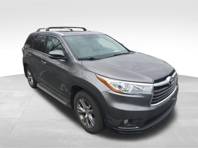 Used 2015 Toyota Highlander XLE image 7