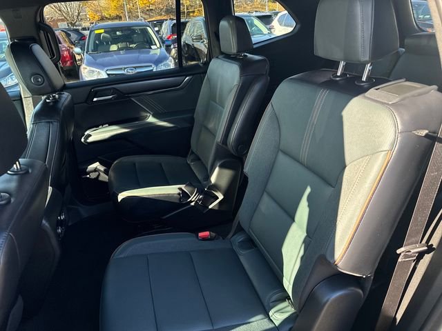 Used 2024 GMC Acadia AT4 w/ Luxury Package AWD/4WD image 23