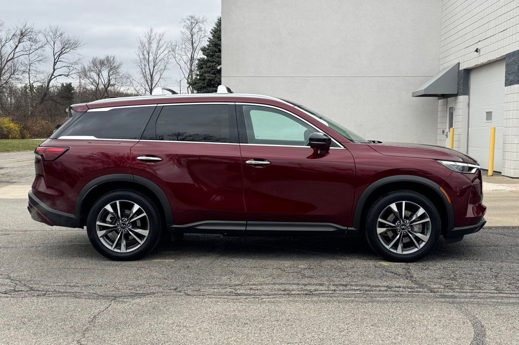 Used 2024 INFINITI QX60 Luxe w/ Cargo Package image 2