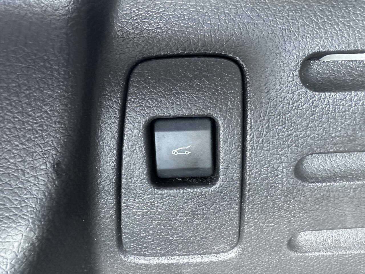 Used 2015 Lincoln MKX FWD w/ Equipment Group 102A image 34