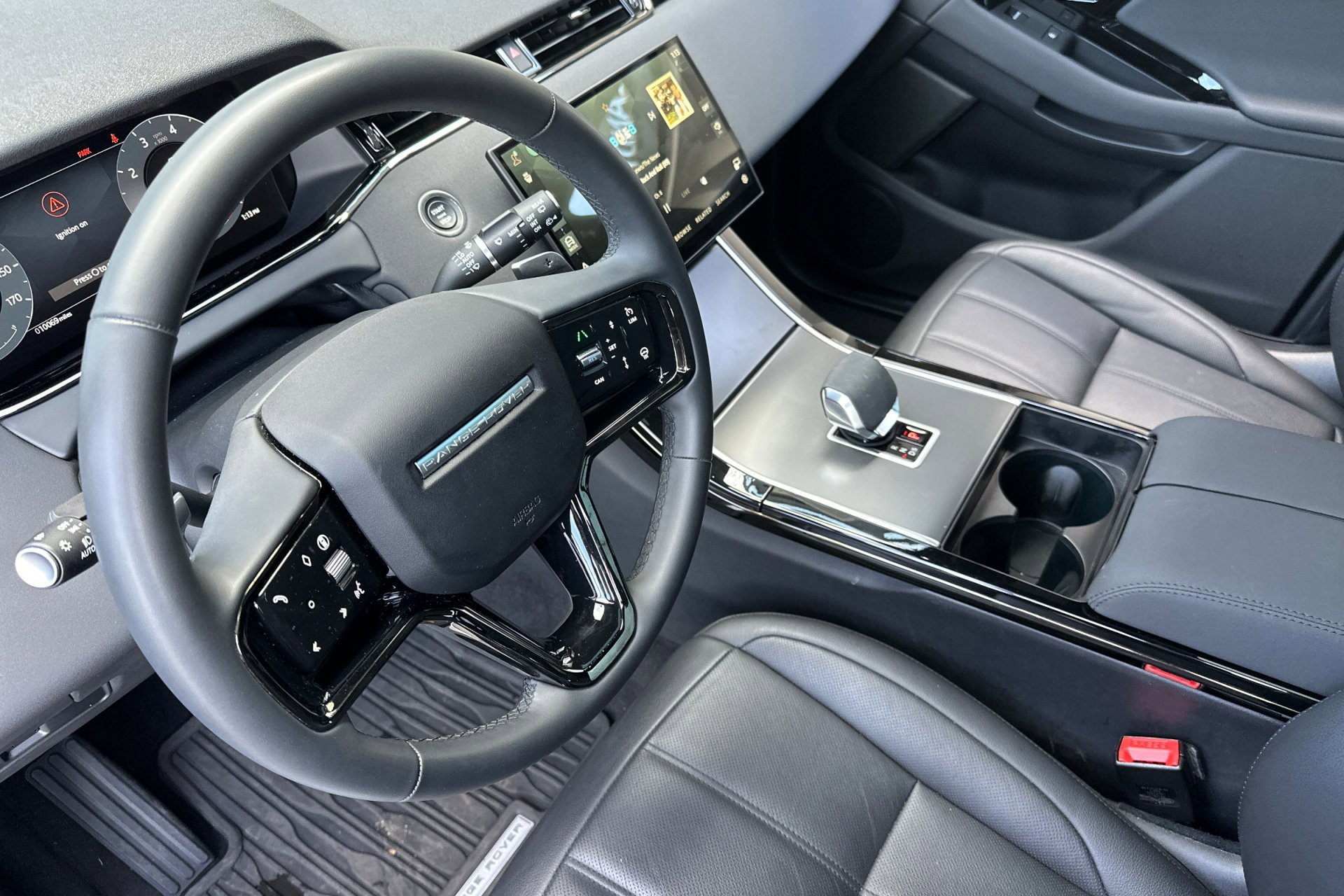 Used 2024 Land Rover Range Rover Evoque Dynamic SE image 5