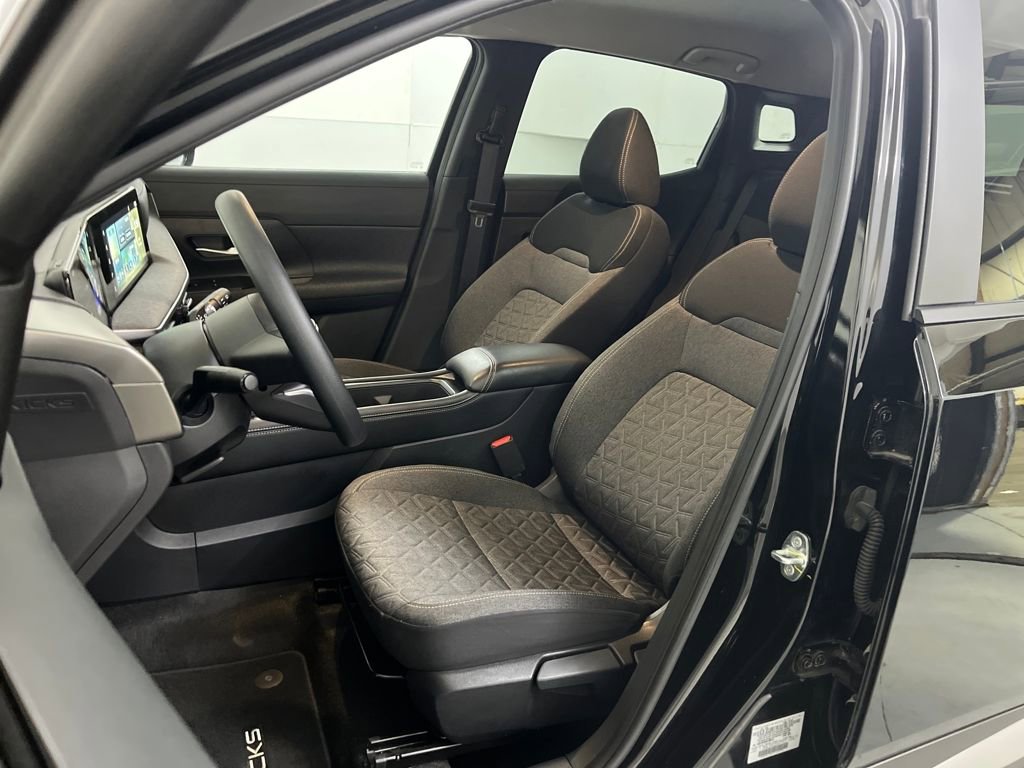 Used 2025 Nissan Kicks SV image 19
