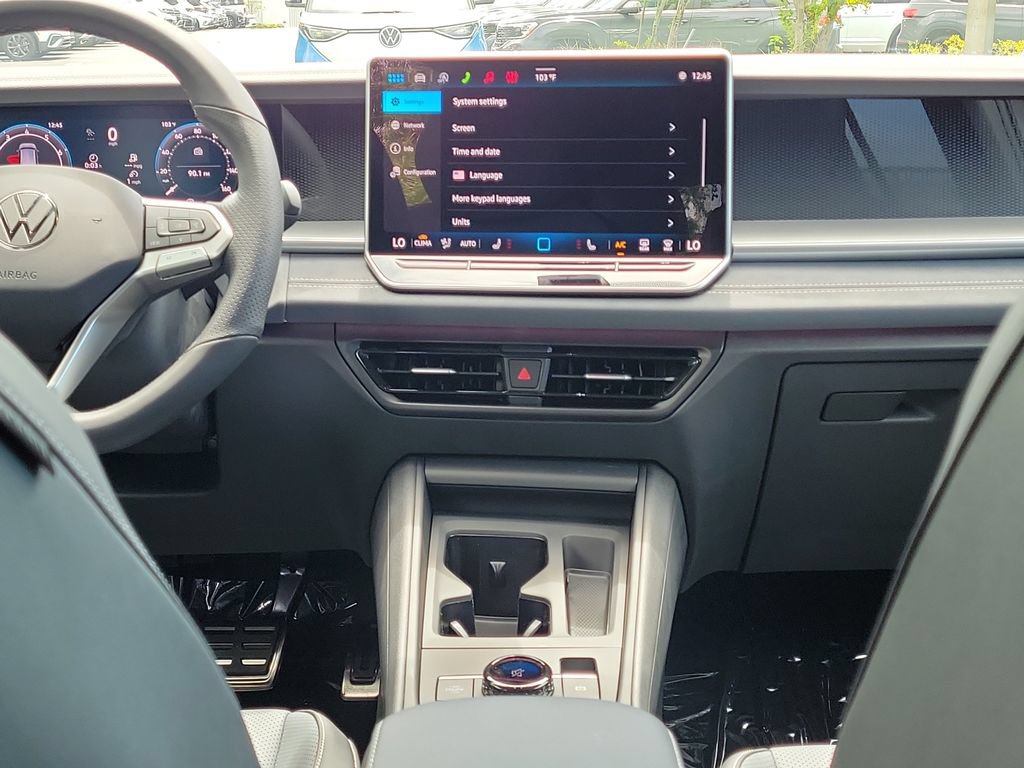 New 2026 Volkswagen Tiguan SE R-Line FWD image 12