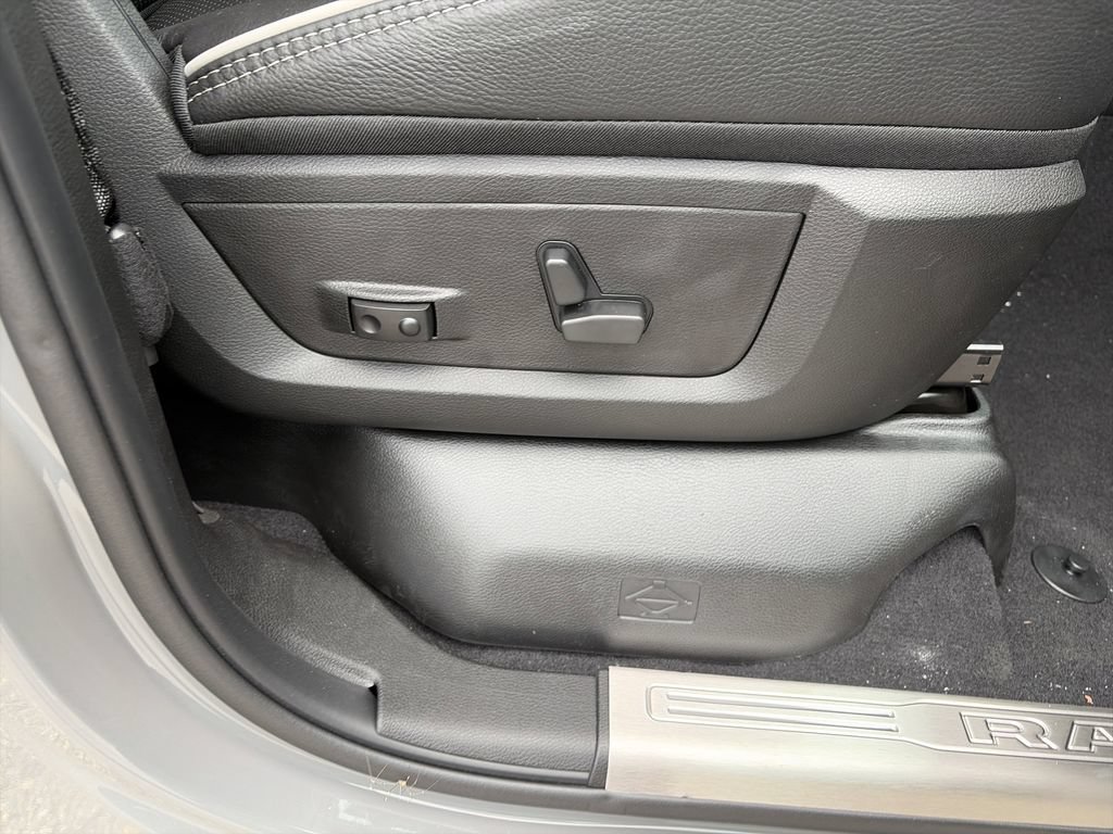 New 2026 RAM 2500 Limited AWD/4WD image 35