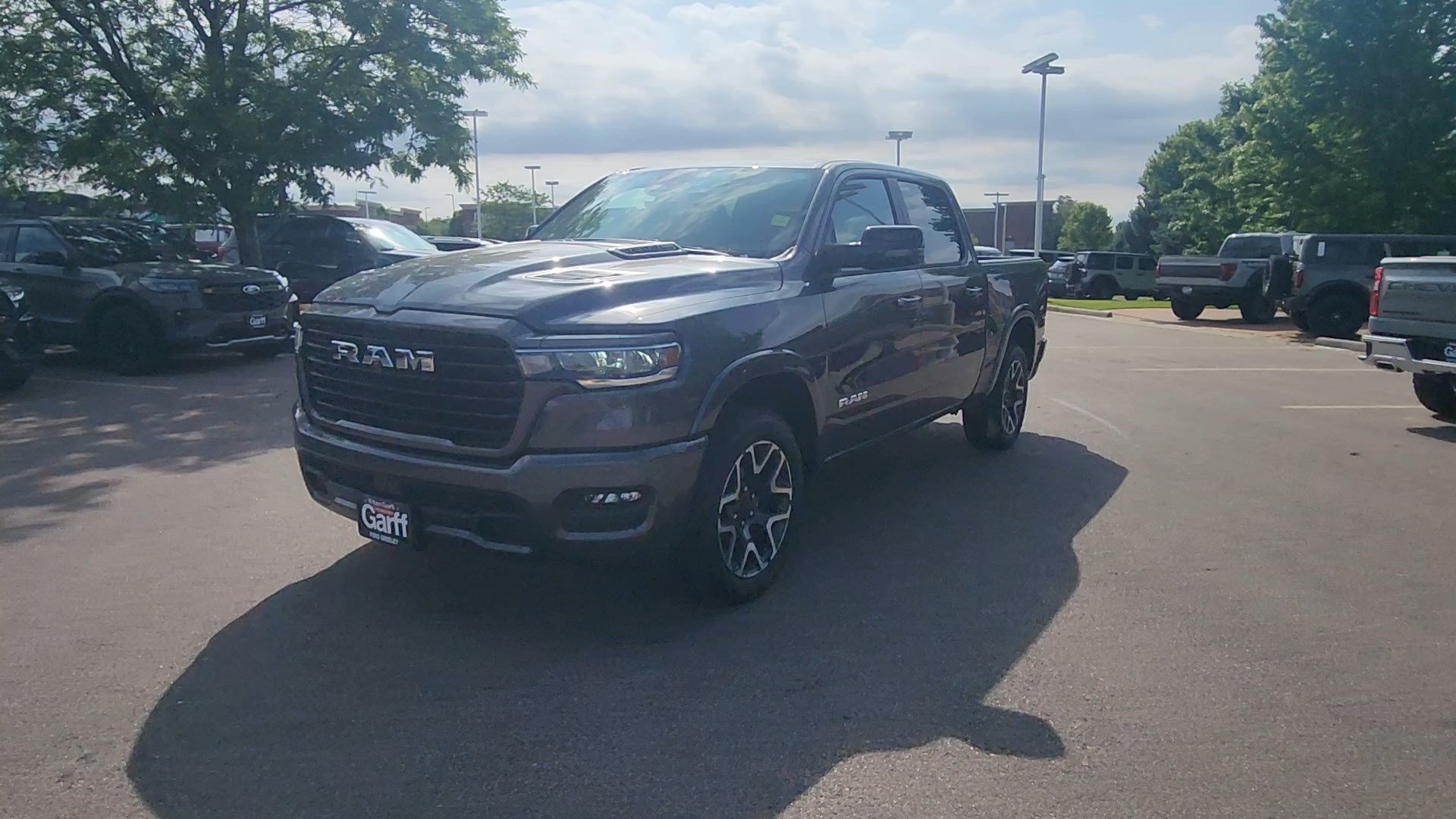 Used 2025 RAM 1500 Laramie w/ Sport Appearance Package AWD/4WD image 10