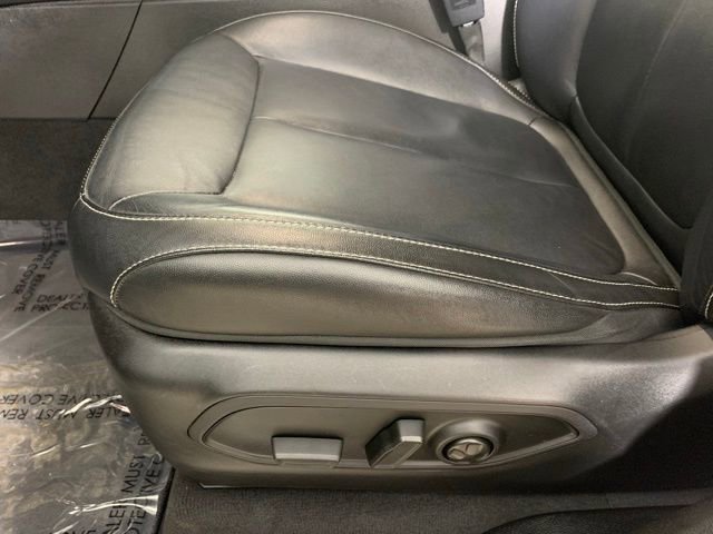 Used 2023 Jeep Grand Cherokee L Limited w/ Black Appearance Package image 16