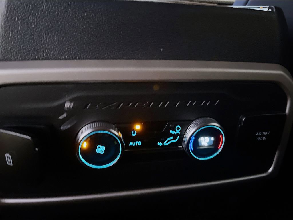 Used 2024 Ford Expedition XLT image 26