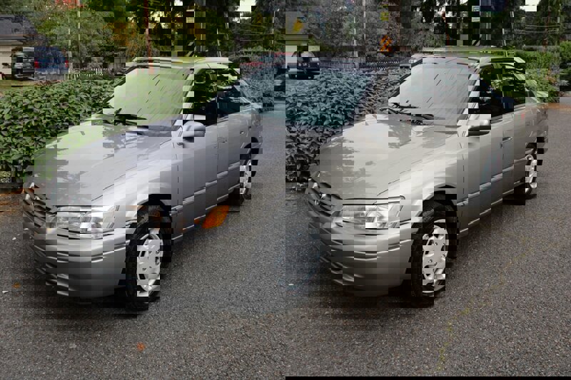 Used 1999 Toyota Camry LE