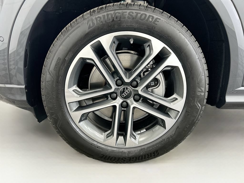 Used 2025 Audi Q5 Premium AWD/4WD image 29
