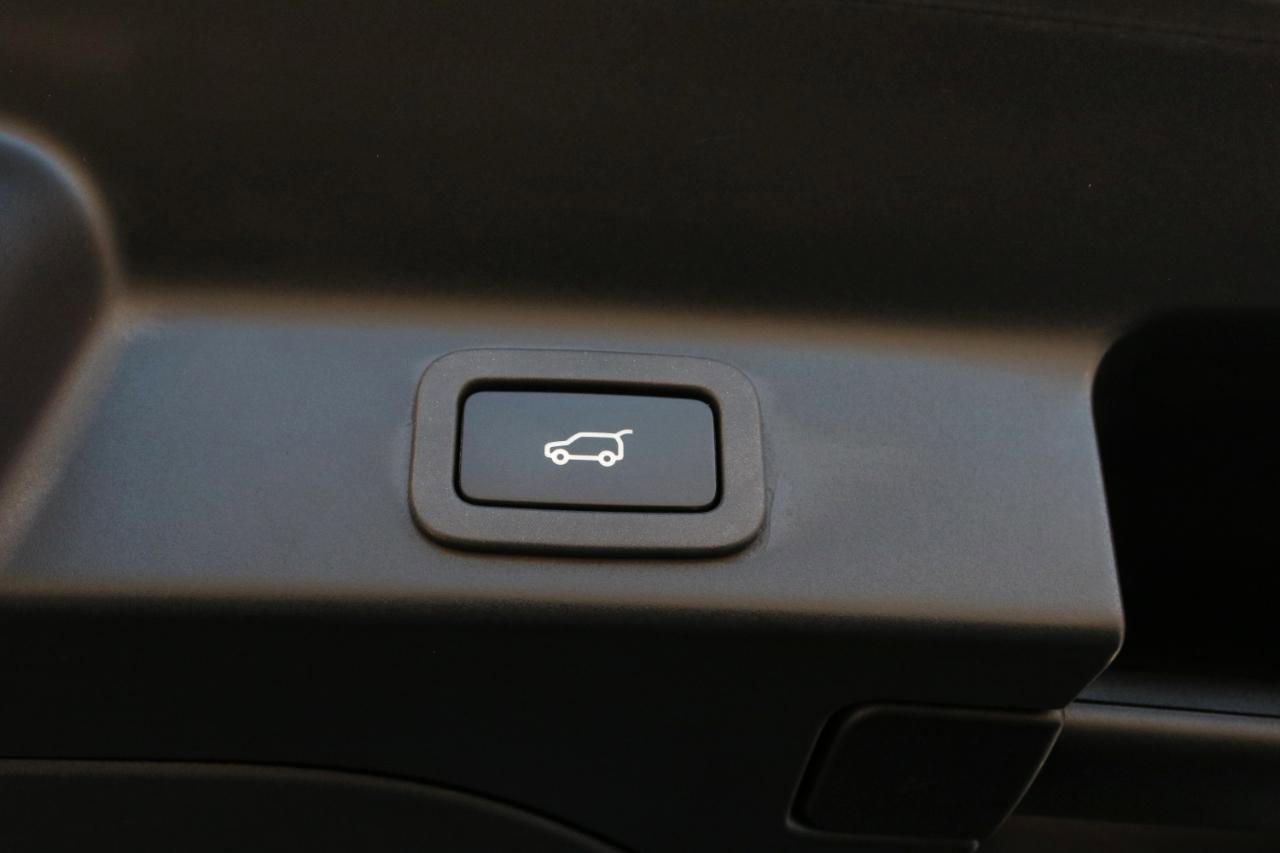 Used 2018 Jaguar F-PACE R-Sport AWD/4WD image 42