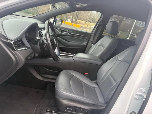 Used 2024 Buick Enclave Premium AWD/4WD image 13