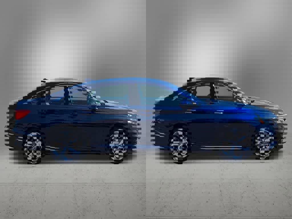 Used 2018 Honda Accord Touring image 7