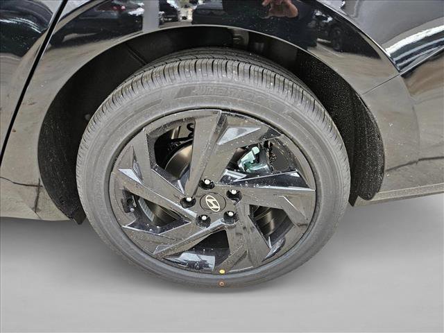 New 2026 Hyundai Elantra SEL Sport FWD image 10