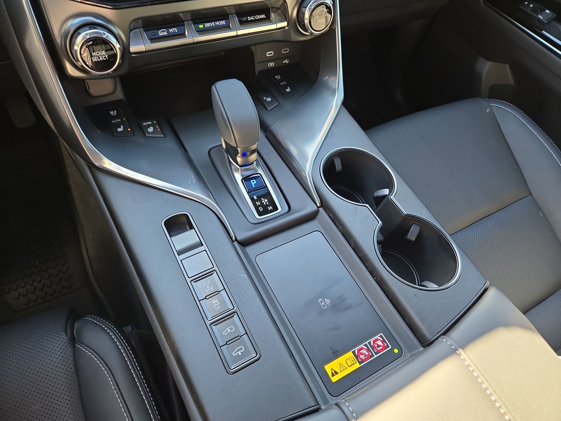 New 2026 Lexus LX 700h Luxury image 22