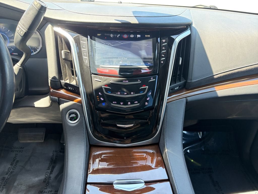 Certified 2020 Cadillac Escalade Luxury RWD image 15
