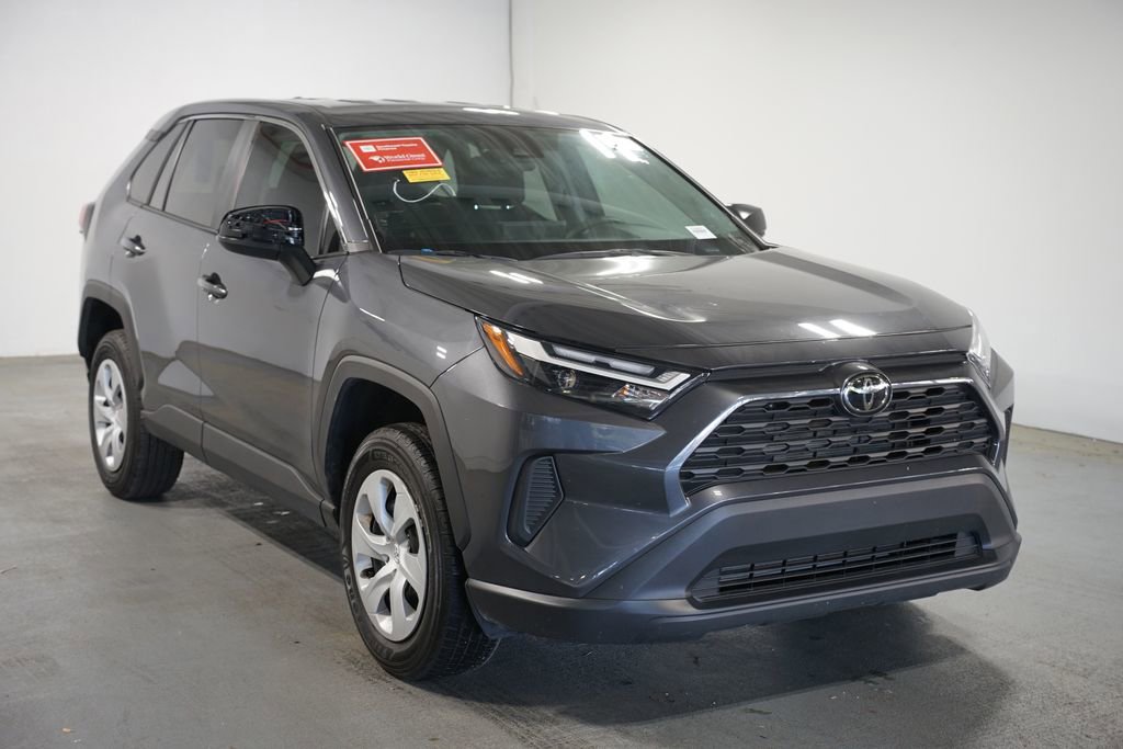 Used 2025 Toyota RAV4 LE AWD/4WD image 3
