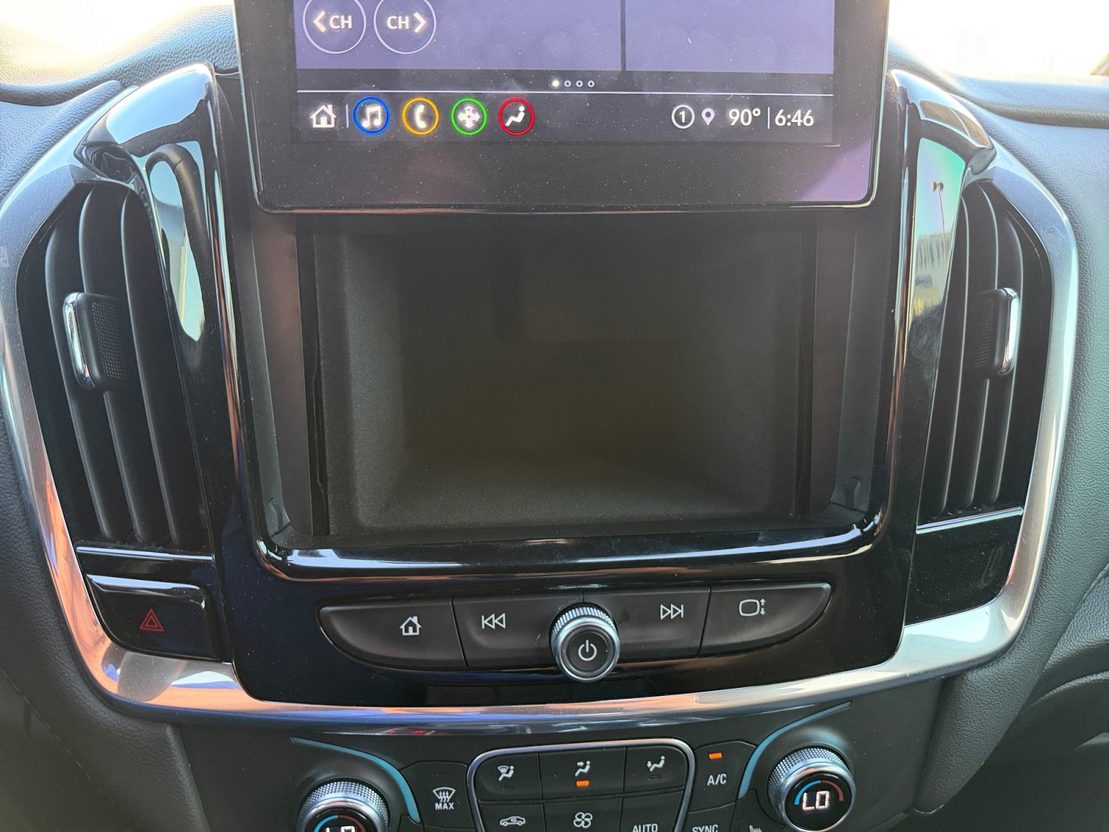 Used 2022 Chevrolet Traverse LT FWD image 23