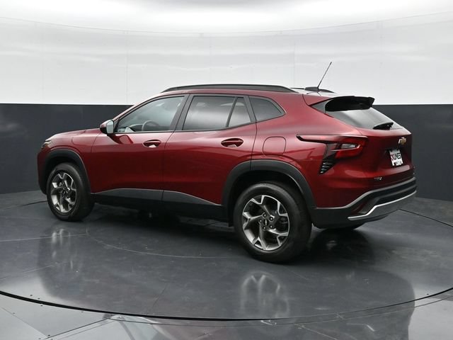 Used 2025 Chevrolet Trax LT FWD image 7