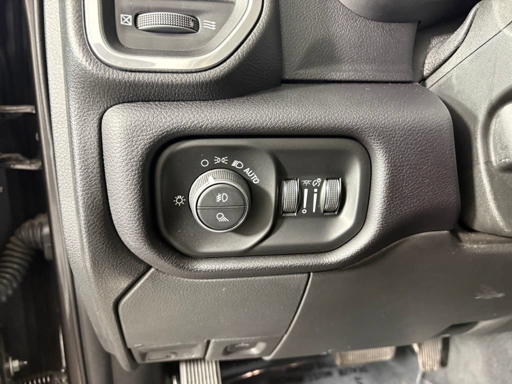 Used 2022 RAM 2500 Laramie AWD/4WD image 13