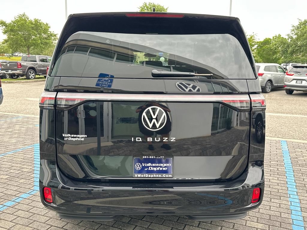 New 2025 Volkswagen ID. Buzz Pro S RWD image 3
