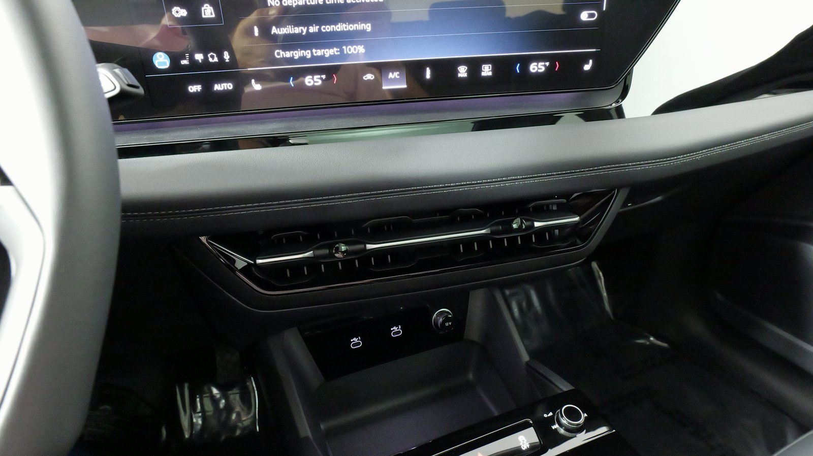 Used 2025 Audi Q6 e-tron Premium image 61