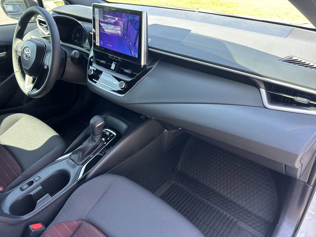 Used 2026 Toyota Corolla SE w/ SE Package image 12