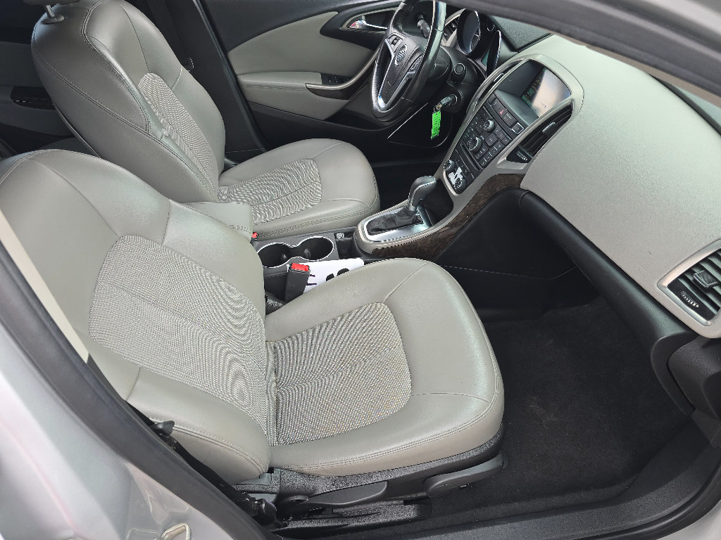 Used 2013 Buick Verano FWD image 15