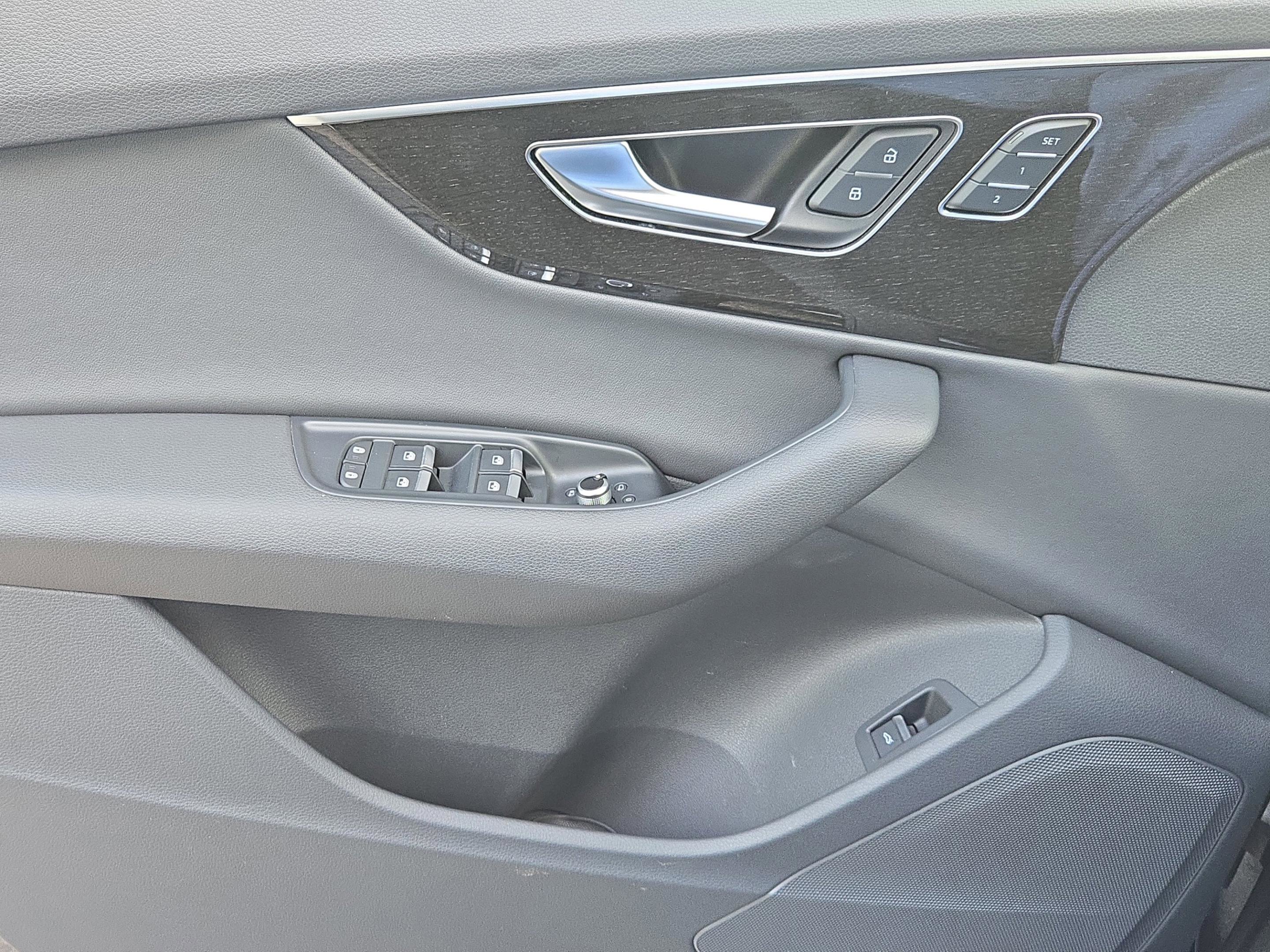 Used 2025 Audi Q7 2.0T Premium w/ Convenience Package image 26