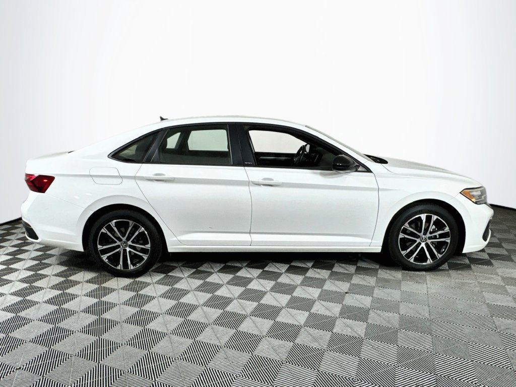 Used 2024 Volkswagen Jetta Sport FWD image 8