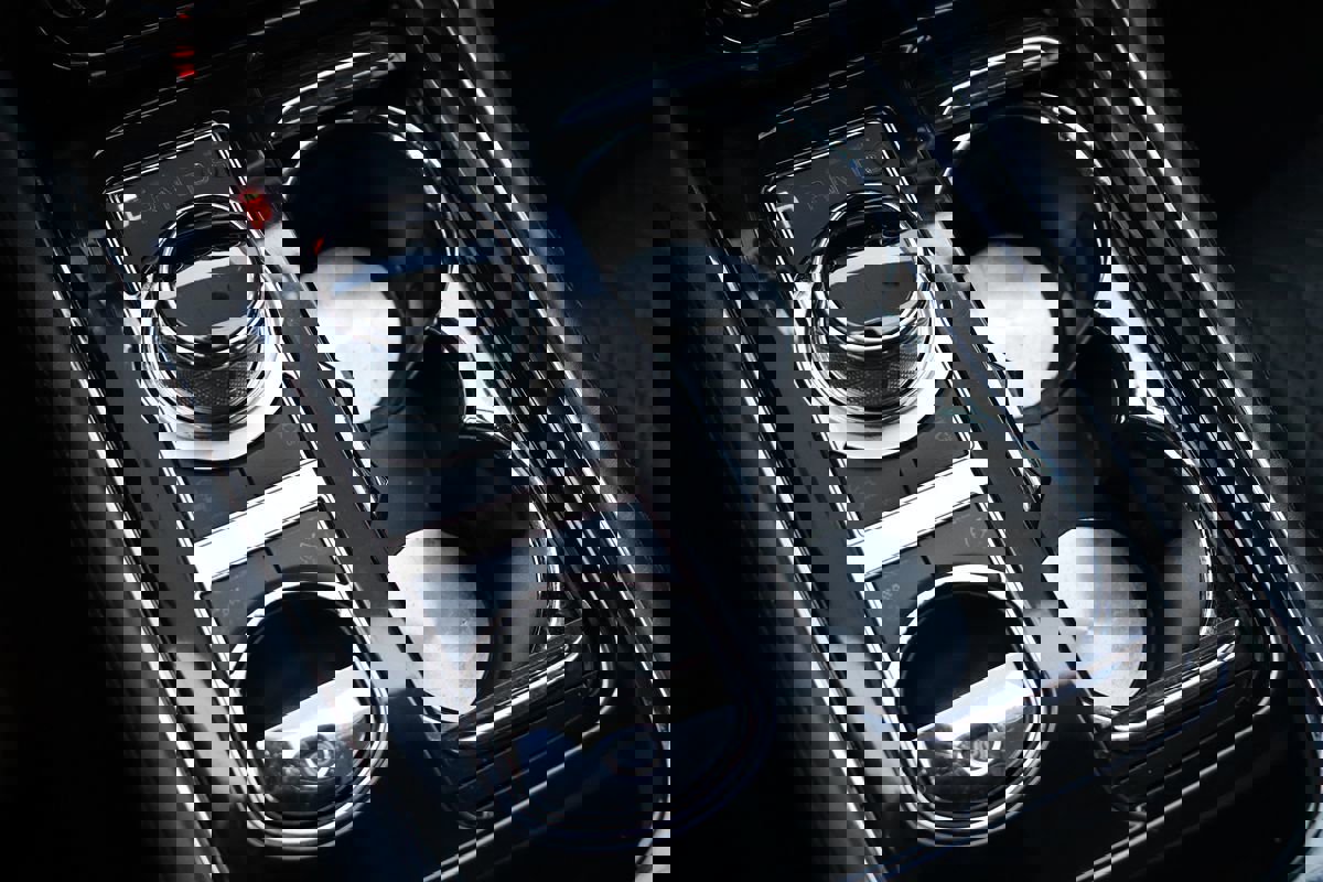 Used 2019 Jaguar XJ L Portfolio image 33