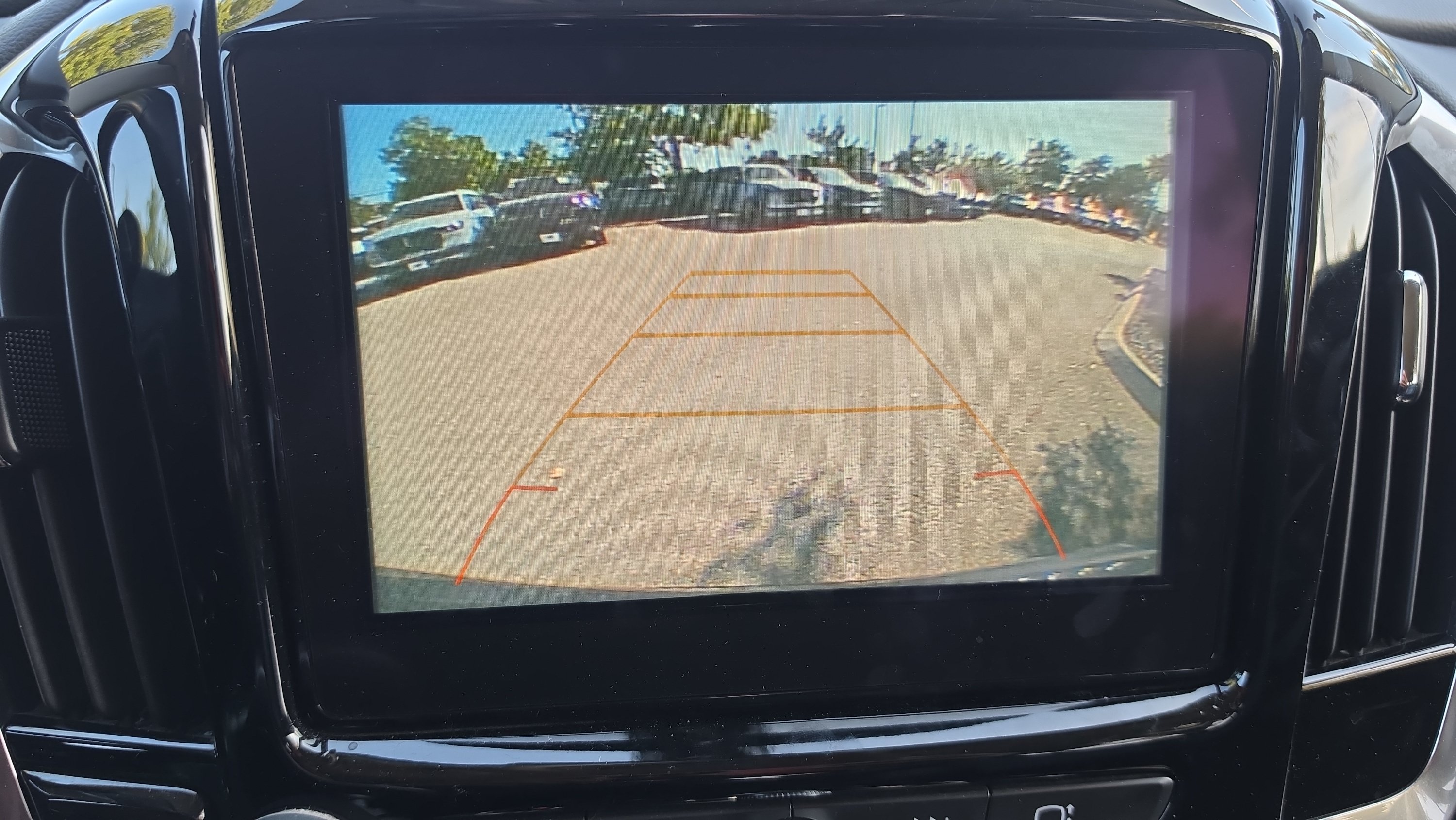 Used 2019 Chevrolet Traverse LT FWD image 14
