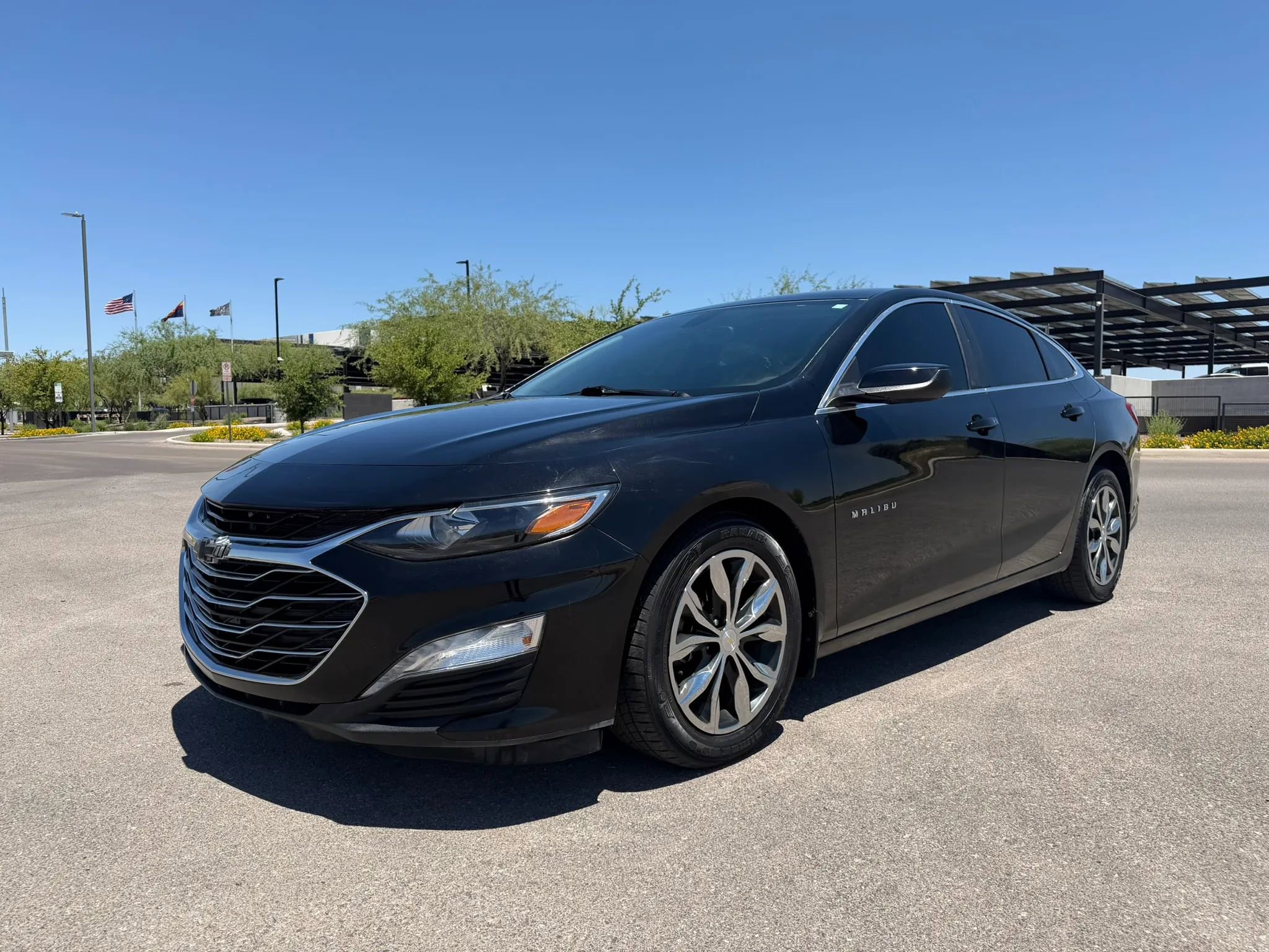 Used 2019 Chevrolet Malibu LT w/ Leather Package FWD image 4