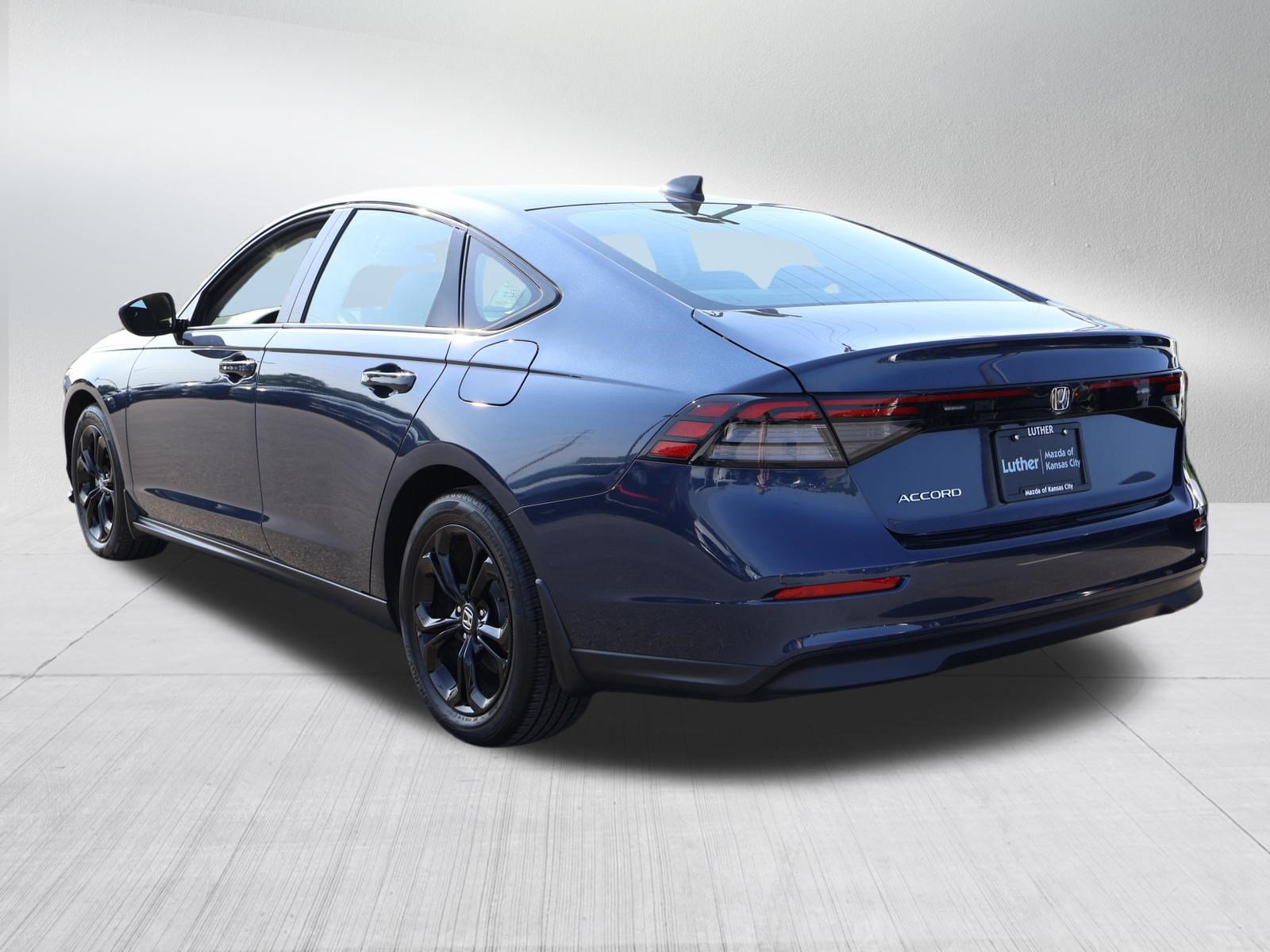 Used 2025 Honda Accord SE image 5
