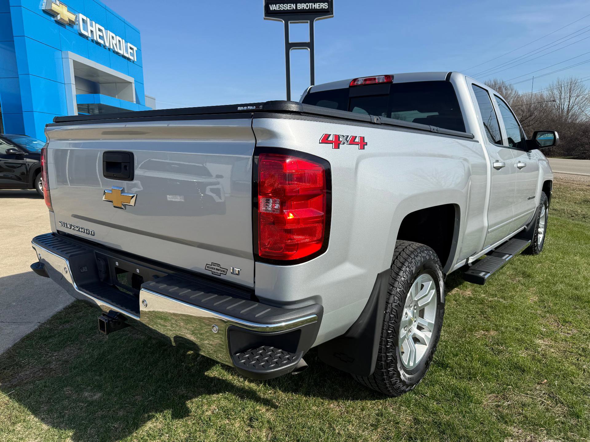 Used 2018 Chevrolet Silverado 1500 LT w/ All Star Edition image 7
