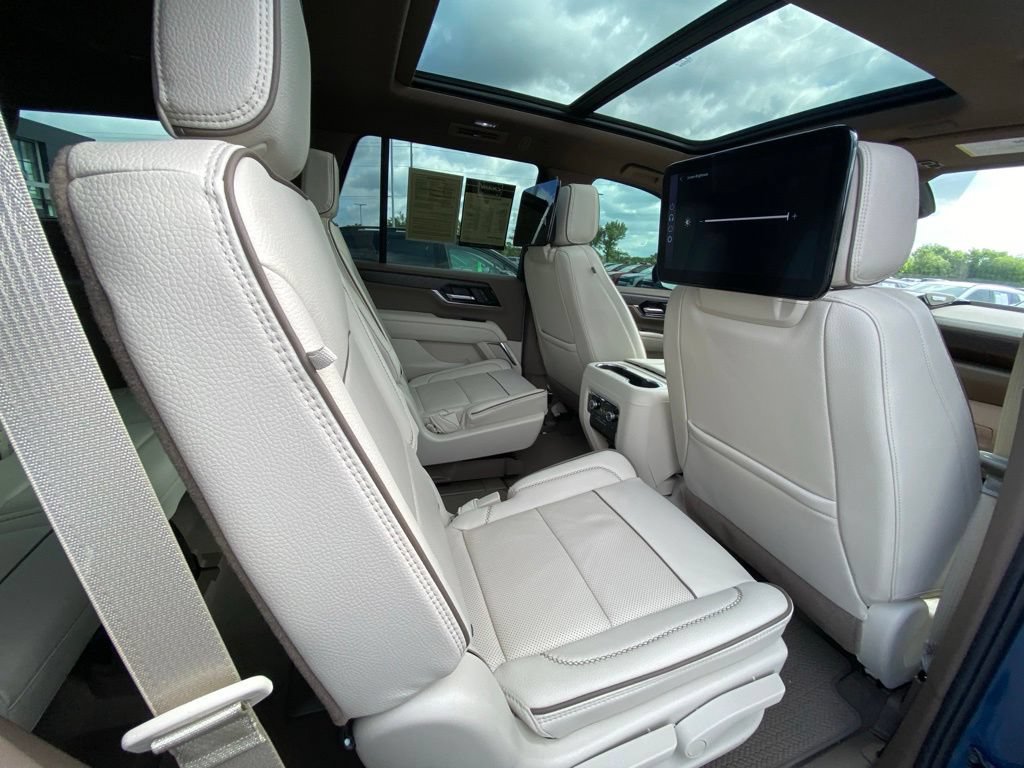 Used 2026 GMC Yukon Denali w/ Denali Reserve Package AWD/4WD image 27