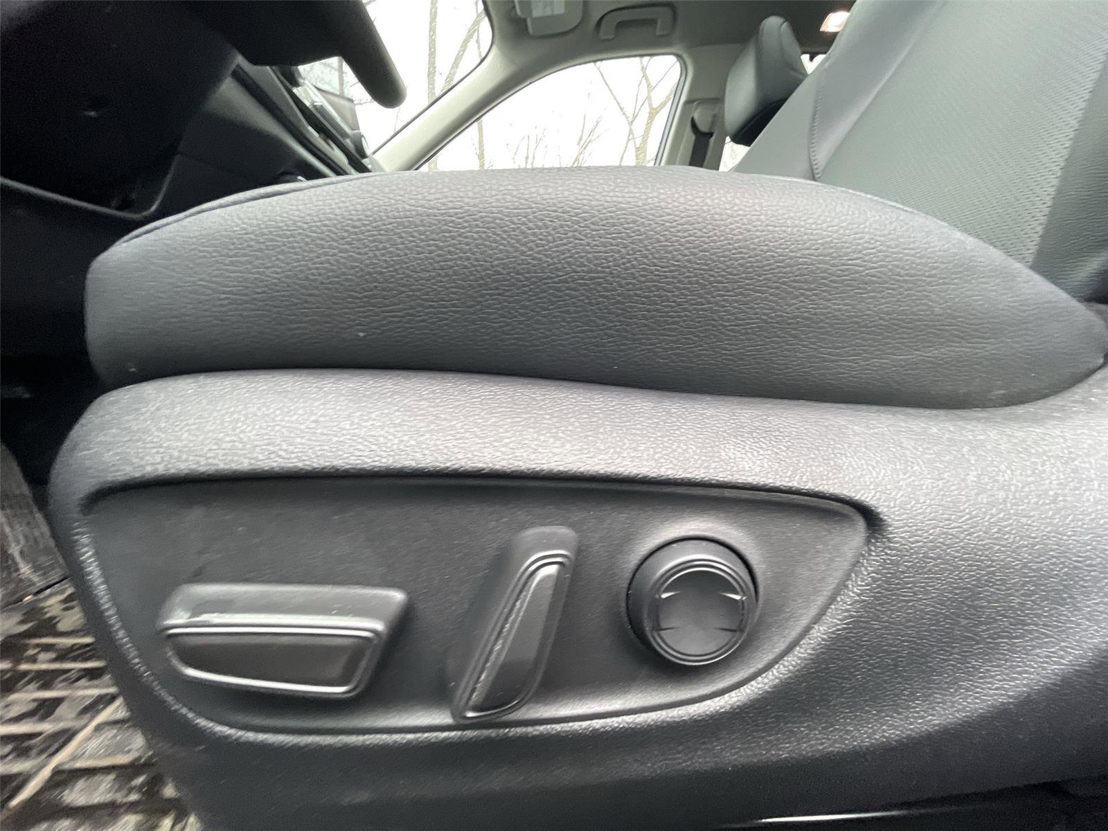 Used 2025 Toyota Grand Highlander AWD image 13