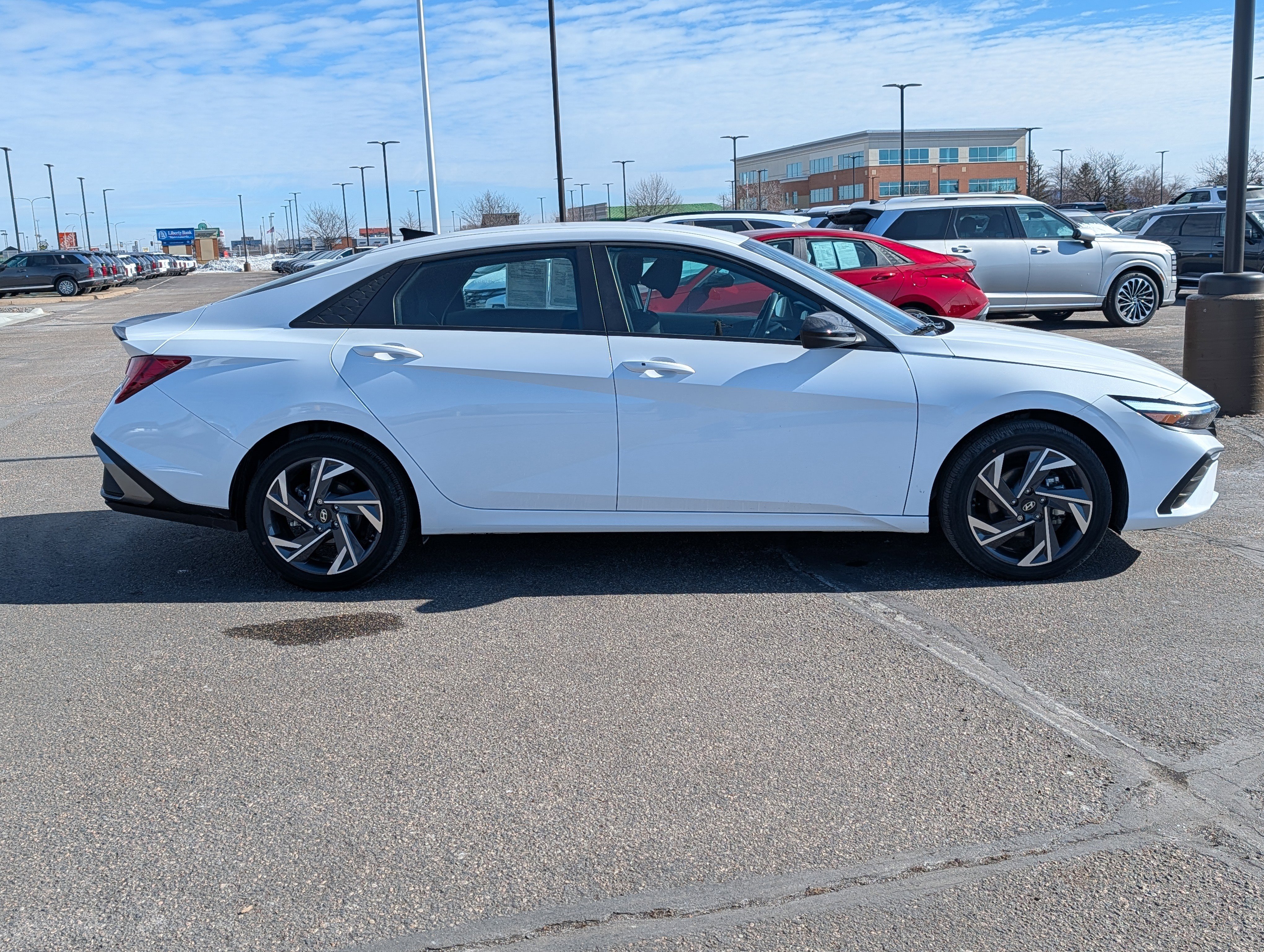 Certified 2025 Hyundai Elantra SEL FWD image 6