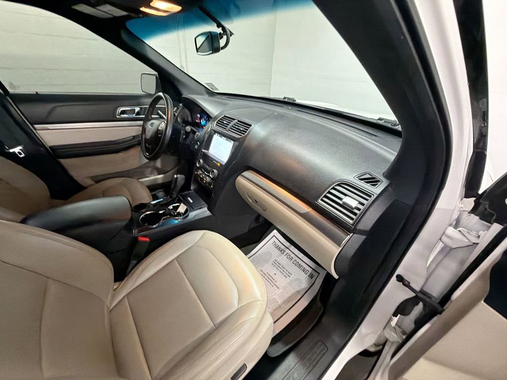 Used 2019 Ford Explorer XLT w/ Equipment Group 202A FWD image 28