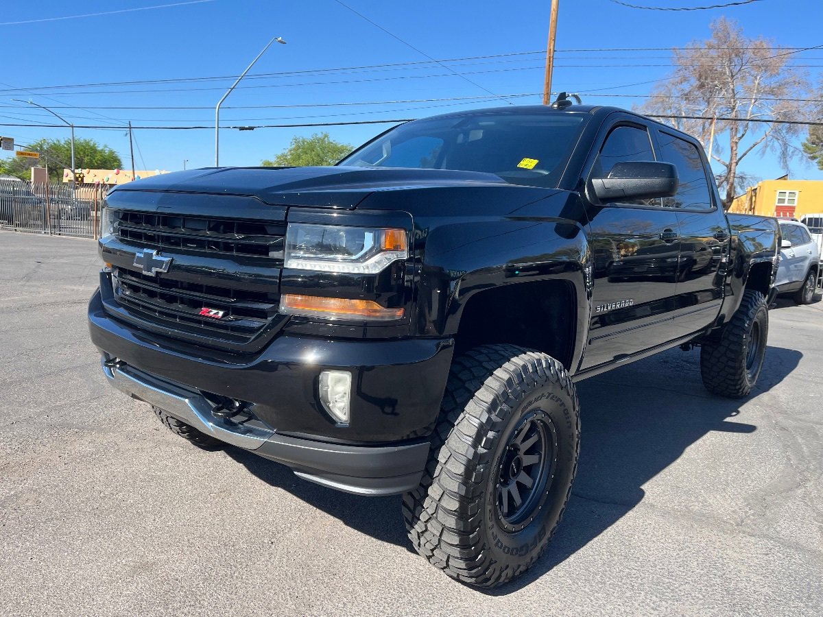 Used 2018 Chevrolet Silverado 1500 LT w/ All Star Edition AWD/4WD image 11