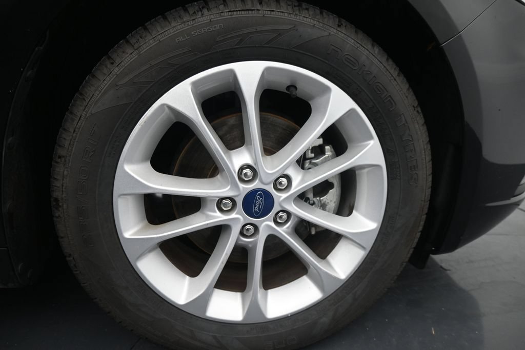 Used 2020 Ford Fusion SE FWD image 11